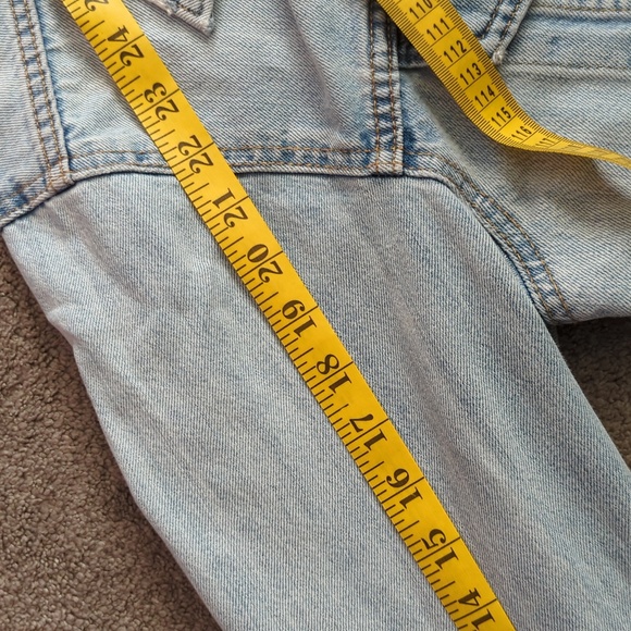 Women's Ex Boyfriend Levi's Jean Jacket Size Medium Light Wash Distressed - Picture 7 of 8